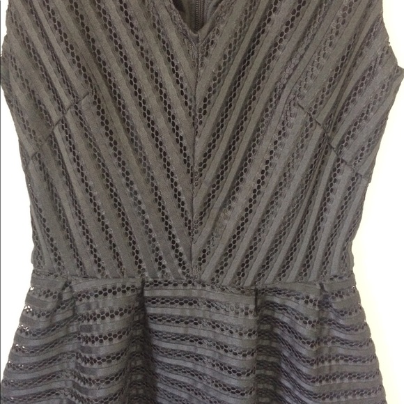 H&M sleeveless fit&flare black dress low cut v neck - Picture 3 of 9